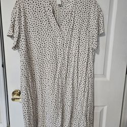 Ivory & black dots sz M from H&M Good fabric comfortable machine wash. Crema y negro de H&M SZ. M