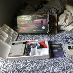 NINTENDO NES ORIGINAL CONSOLE CIB & EXTRAS! 