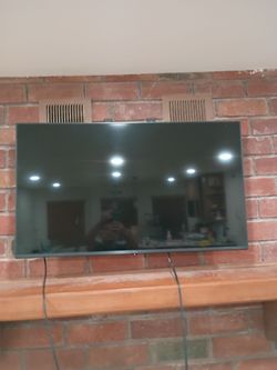 $45oboLG 43UQ7590PUB, a 43" 4K smart LED TV