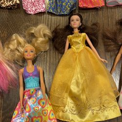 11 Barbie dolls + Accessories 