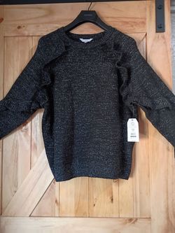 🖤🖤Black Sparkly Ruffle Sweater