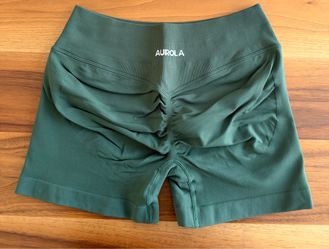 Aurola Women's Green Seamless Shorts- Medium