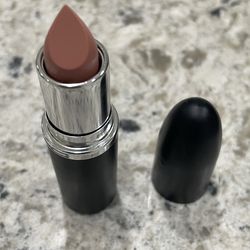 MAC lipstick satin 836 fleshpot