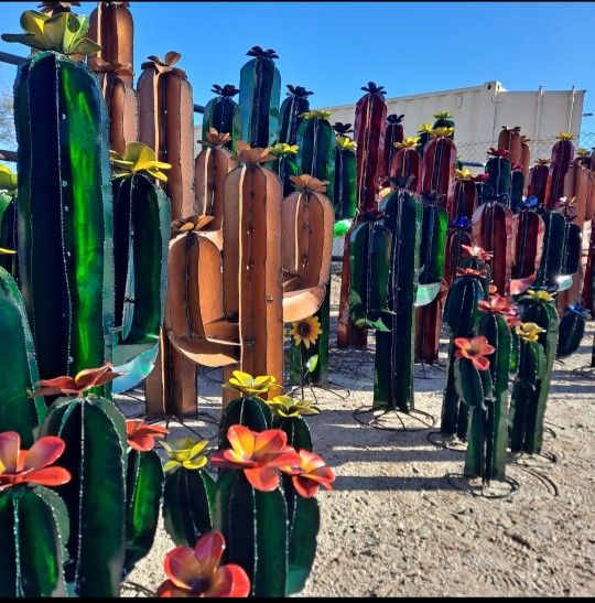 Metal Yard Art 🌵Imports🌺POTTERY🌻(READ DESCRIPTION❗️) RETAIL* WHOLESALE🔥