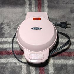 Bella Mini Waffle Maker Pink Smiley Face 4" Non Stick Cake Pop Treat Iron Cooker