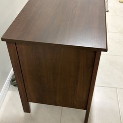 Kid office desk 31 inches long and 21 inches of depth