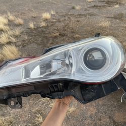 Scion FR-S 2013, Drivers Headlight