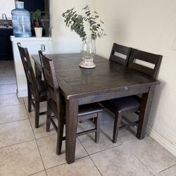 Comedor de 4 sillas