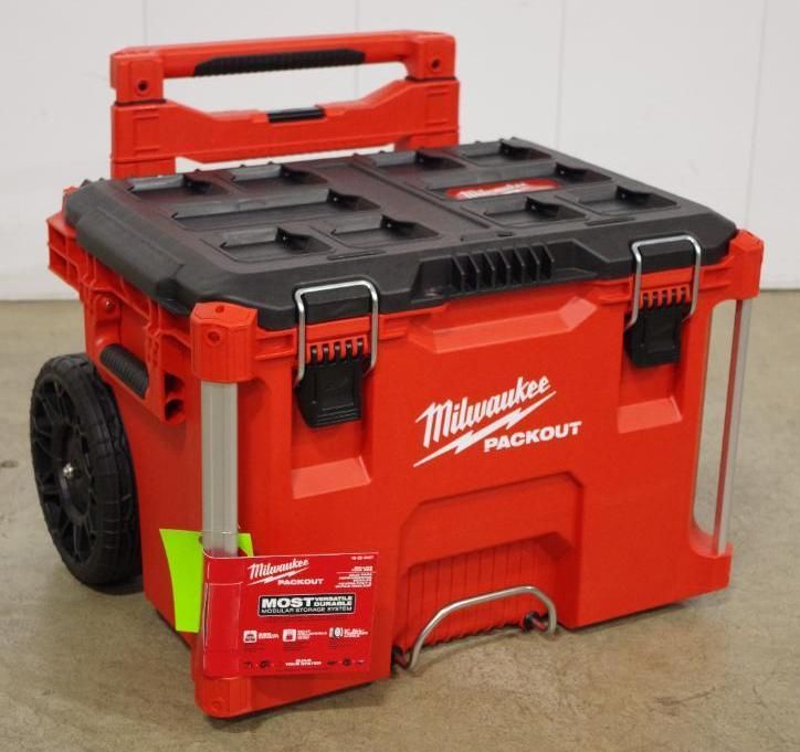 MILWAUKEE PACKOUT 22" Rolling Modular Tool Box, Low Profile Handle, M/N 48-22-8427, Unused