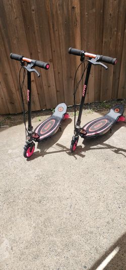 Kids Razor scooters 40 $ Each Need A Battery Maybe And Charger 
