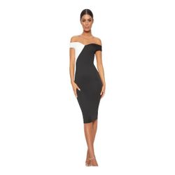 Sexy off the shoulder dressed by Pretty Little Thing size 6