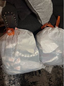 2 bags of women’s clothes free