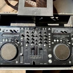 Pioneer DDJ-S1 + Heavy-Duty Flight Case 