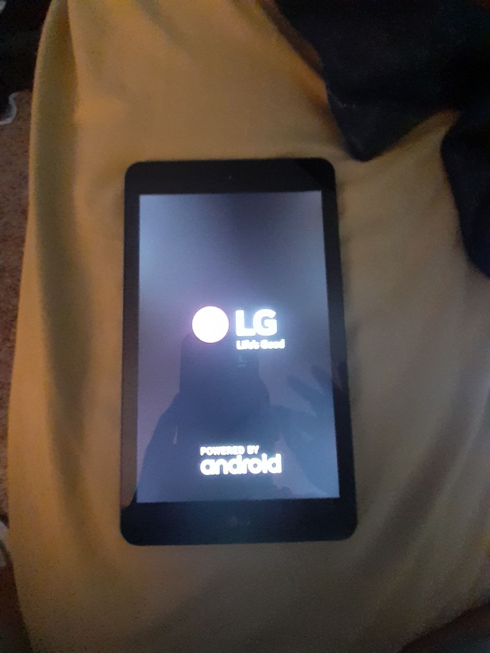 LG up by Android tablet
