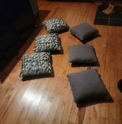 6 Excellent Condition Gray Throw Pillows. No Stains No Damage Just Don't Want Them.