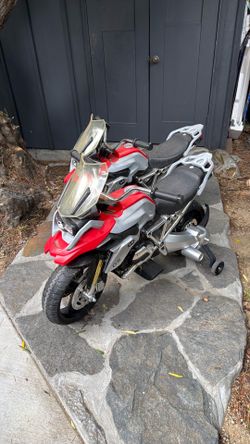 Kids BMW motorcycle electric