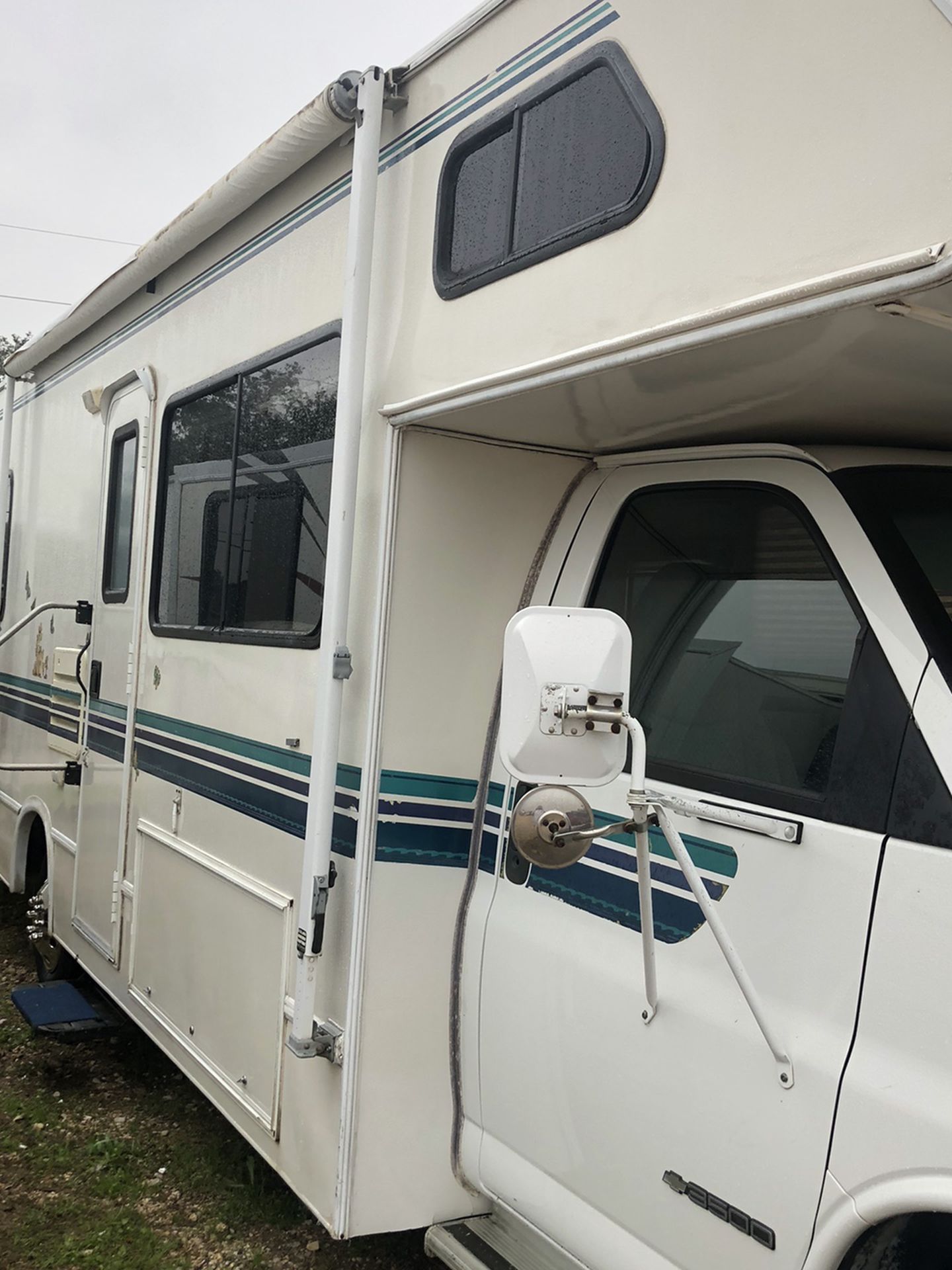 1999 Four Winds Motor Home