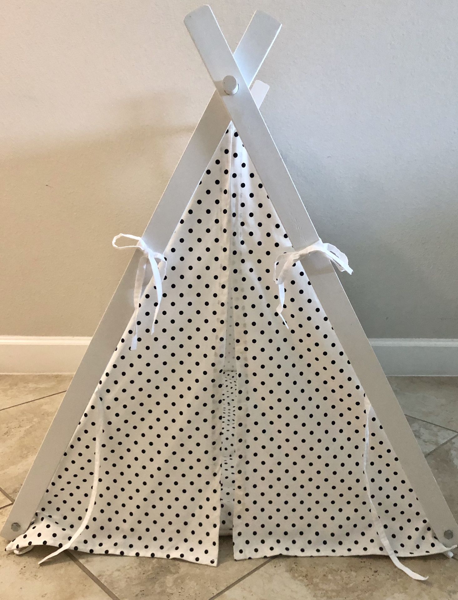 little dove Dog Teepee Large Pet Tent Furniture Cat and Dog Bed with Pad 30inL x 30inW x28inH