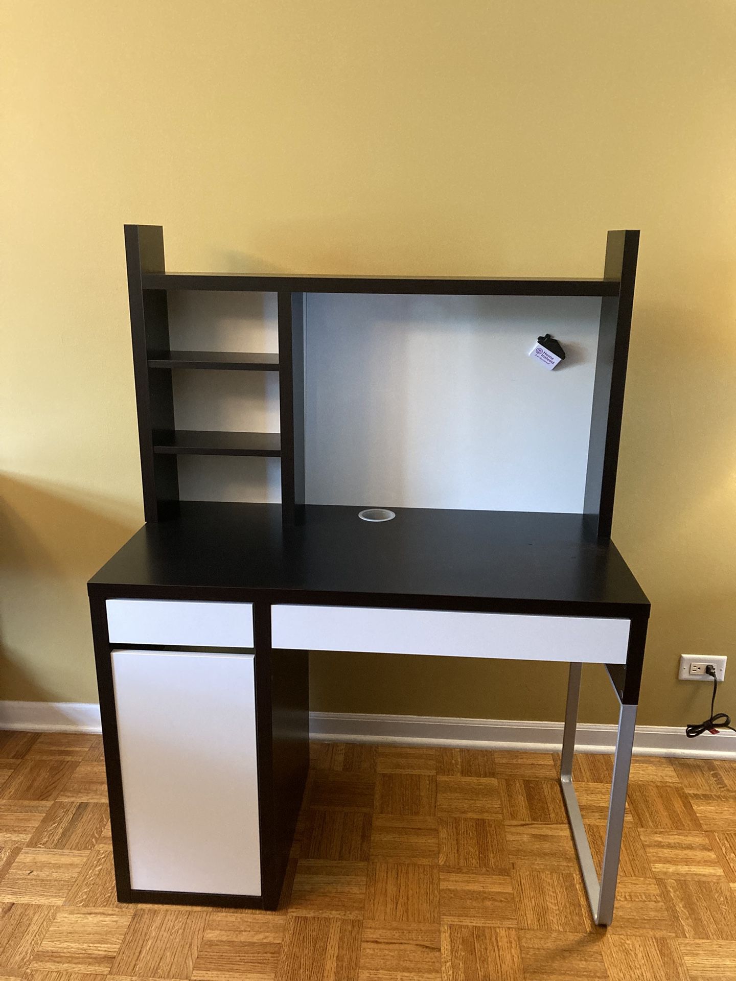 Micke-IKEA Dark Brown/White Desk with Hutch/ 41 1/2”Lx20”Wx55”H /has a small light worn out area on top right side of the desk/see all pictures posted