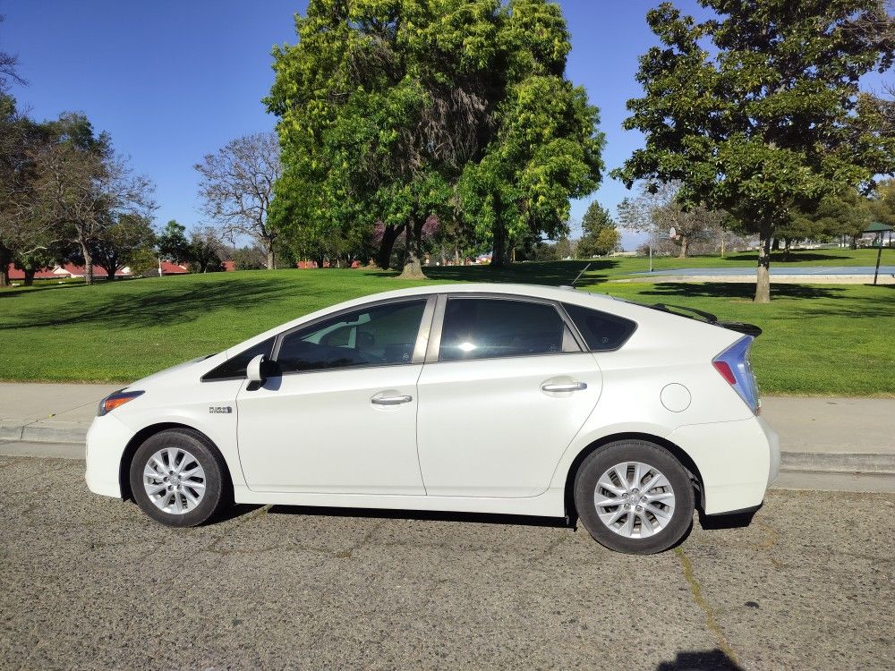 2014 Toyota Prius Plug-In