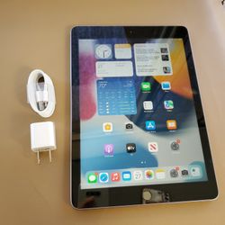 Apple iPad 5 - Wifi - Like New