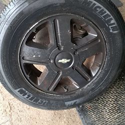 Used Tire With Rim 245 / 65 R17
