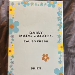 Daisy Marc Jacobs  Skies