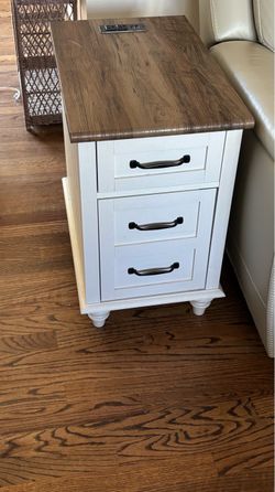 End table New In Box