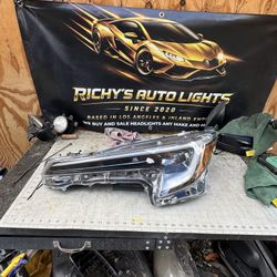 TOYOTA COROLLA LEFT USED OEM HEADLIGHT (2023-2026)