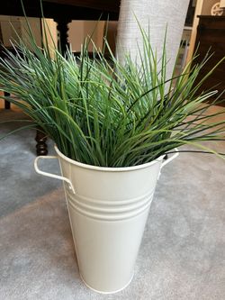 Beach Grass/Cream Vase
