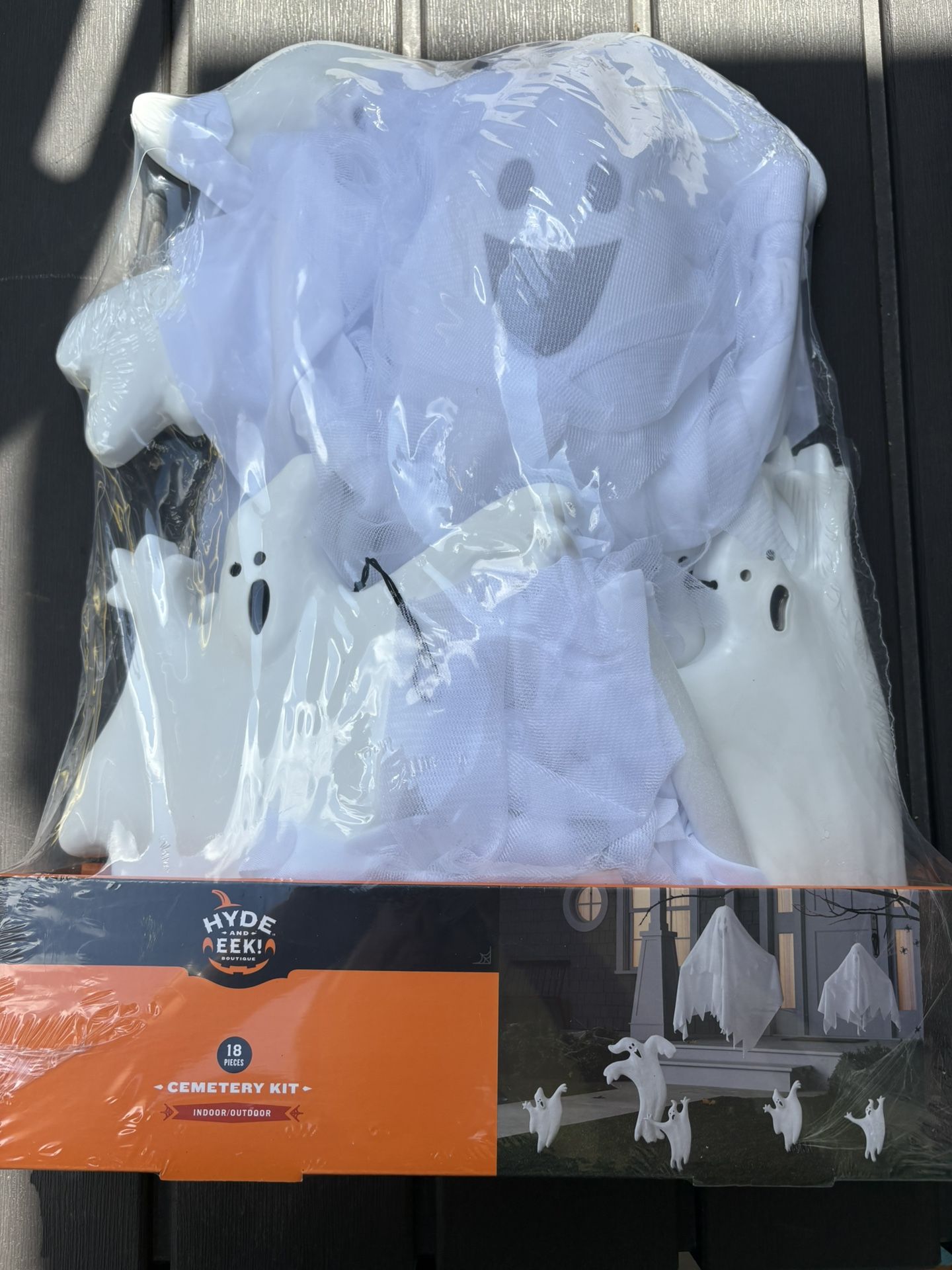 NEW Halloween Yard Decorations, Cemetery Kit, Ghosts & Spiders