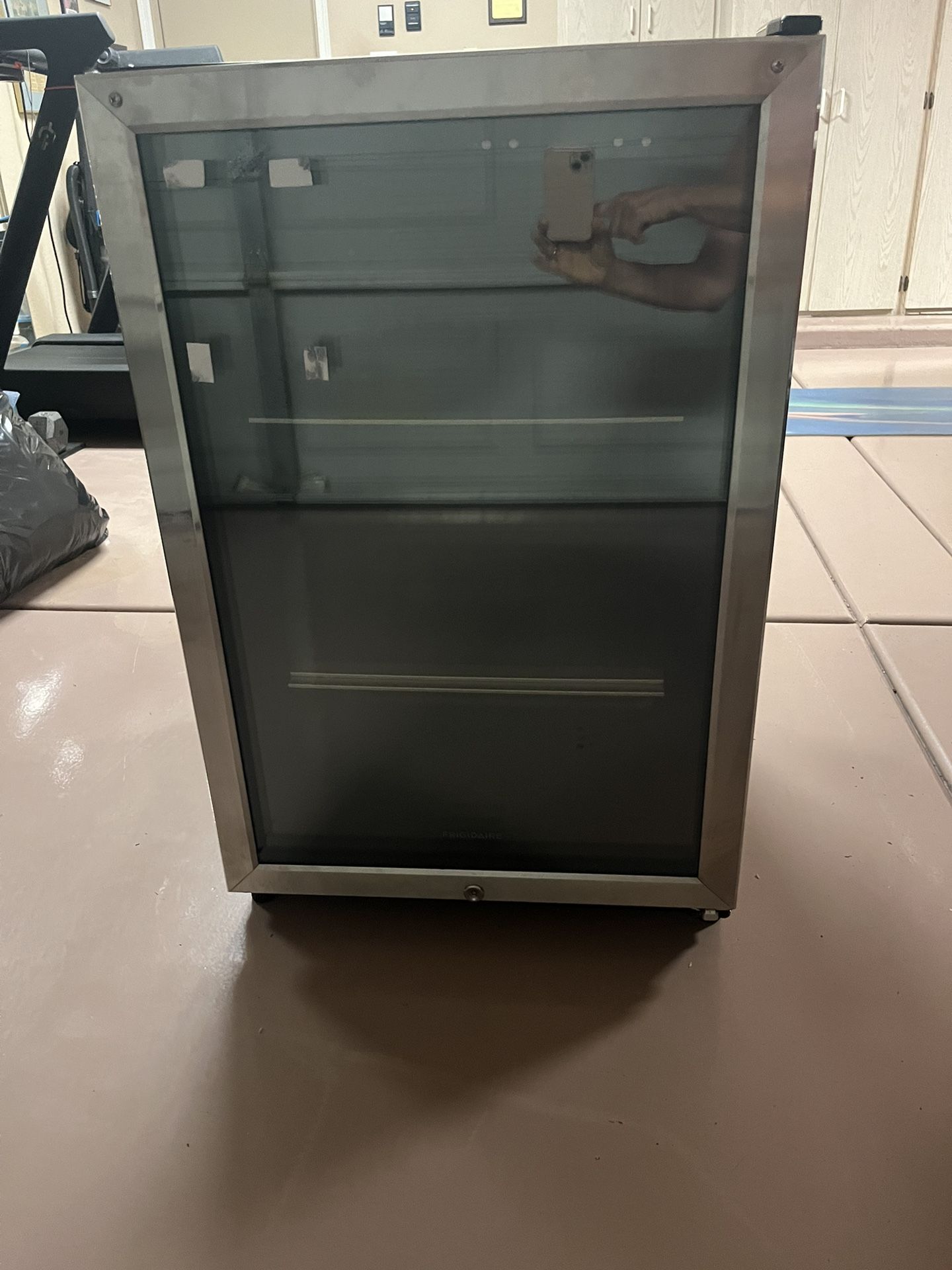 $100 Mini Refrigerator