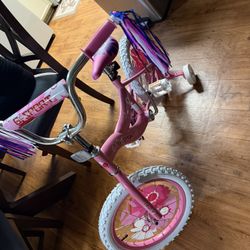 Kids Bikes Close Boxes 