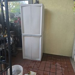 Sterilite Outdoor Storage Shed