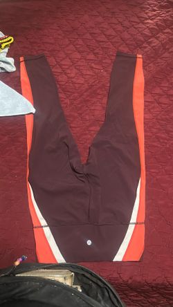 lulu lemon como nuevo size M  hasta abajo 