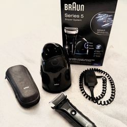 Braun Series 5 Razor And Cleaning Station