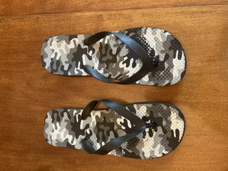 Black And White Boys Flip flops Size 8 1/2