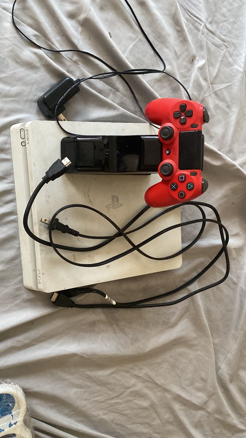 PS4 , Red Controller, Charging Station , HDMI 