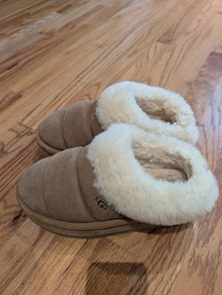 UGG Fuzzy Platform Slippers - Chestnut, Size 6
