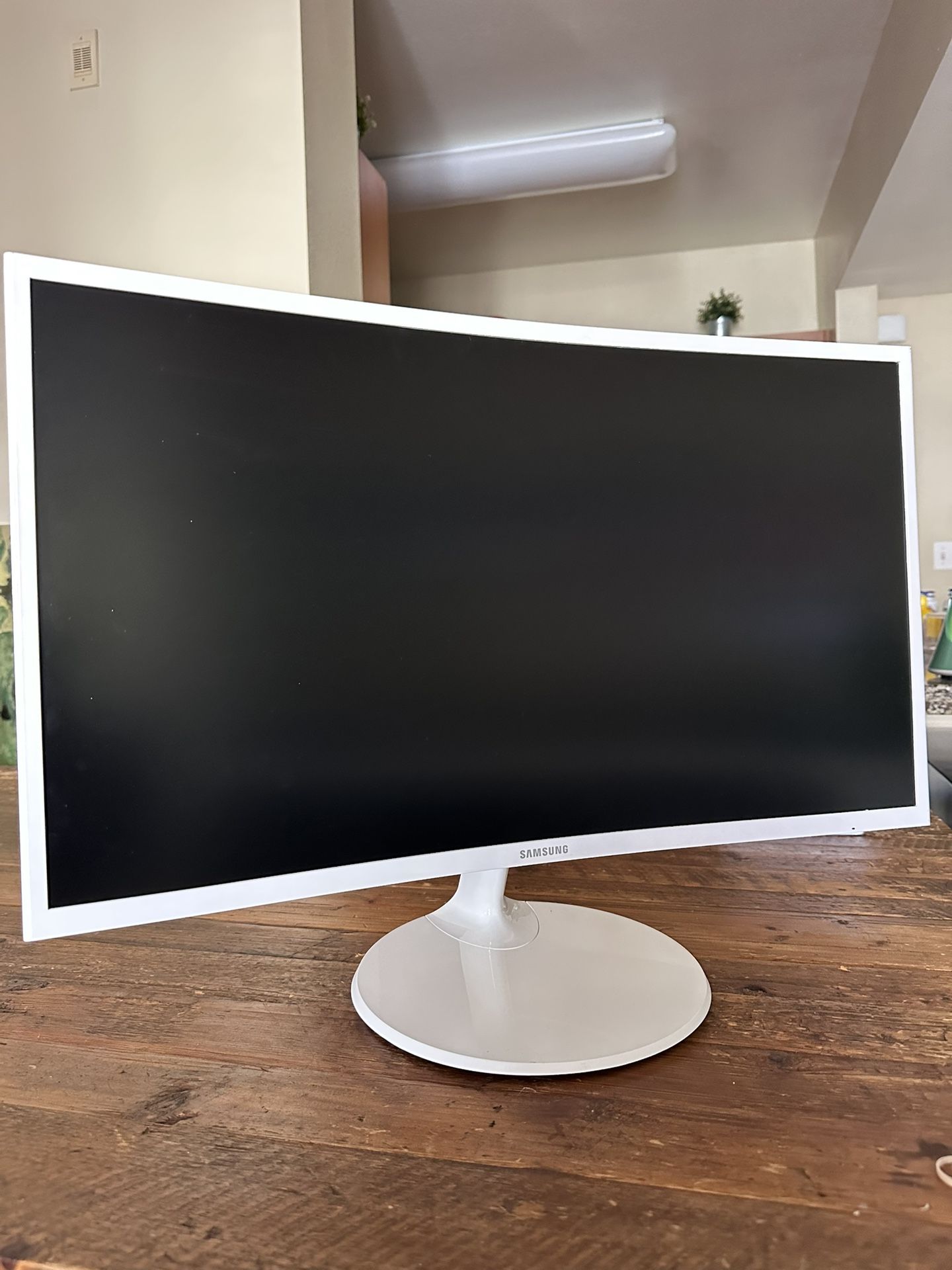 Samsung 27inch Curved Monitor With Monitor Arm