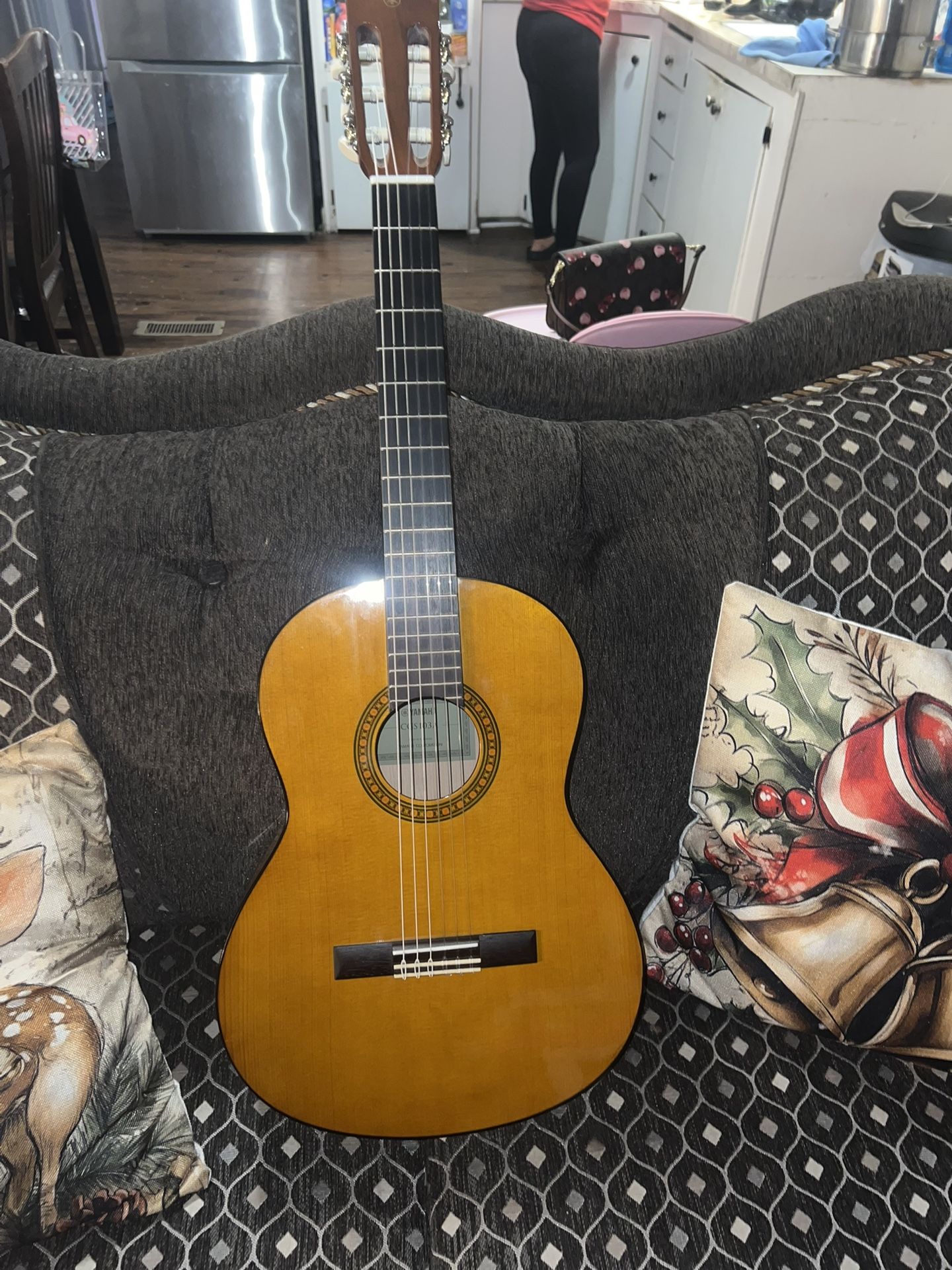 Yamaha Classical Guitar for Students, Natural, 3/4 Size!