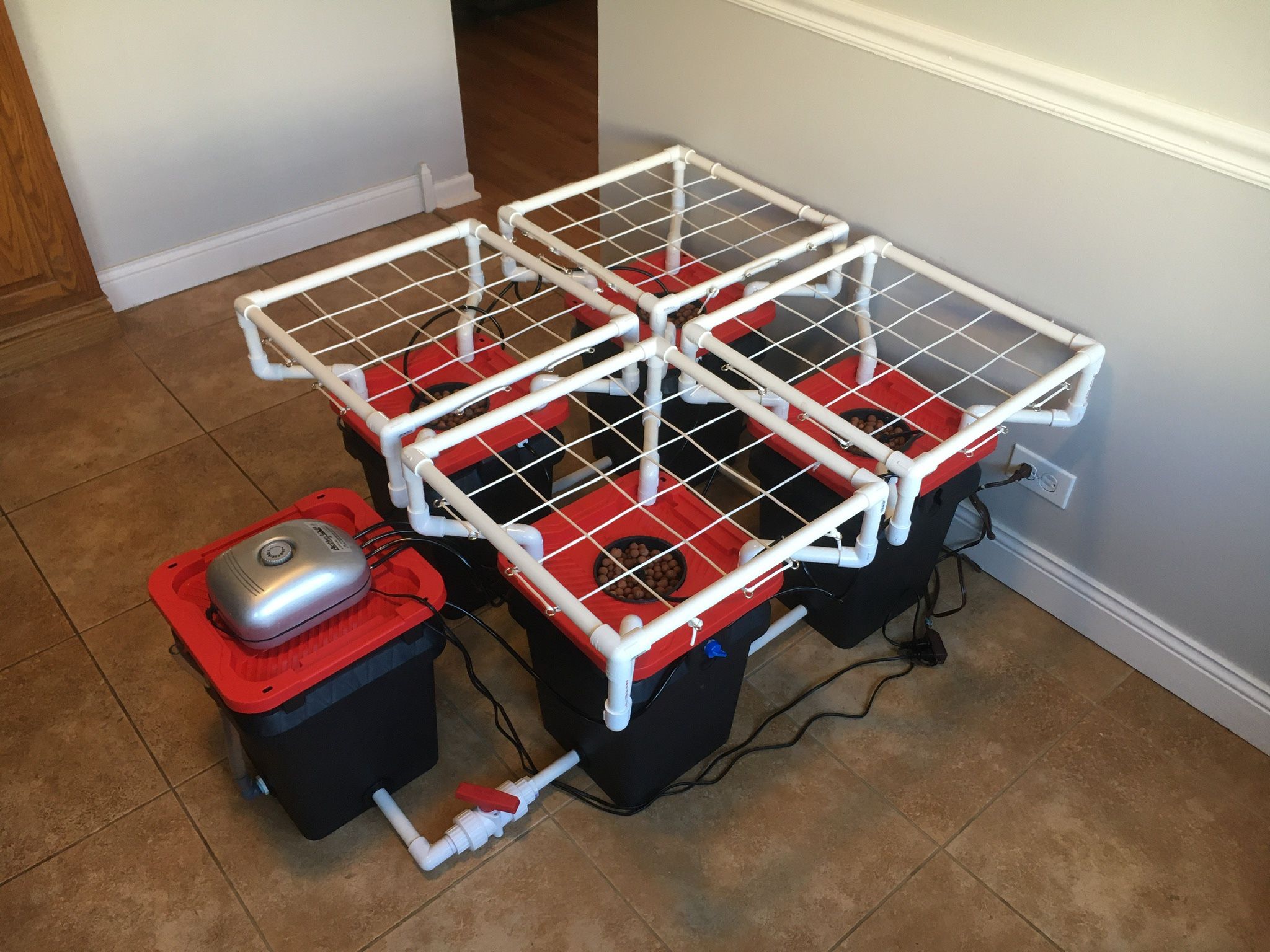 Custom hydroponics