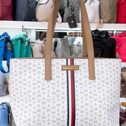 TOMMY HILFIGER COLORBLOCK TOTE BAG - Navy Blue