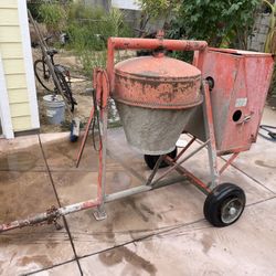 Cement Mixer Needs Maintenance 