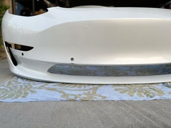2021 Tesla Model 3 Front Bumper Good Condition 
