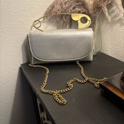 Big Pin Style Hand Bag