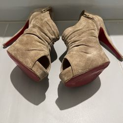 Christian Louboutin heels Size 9/39