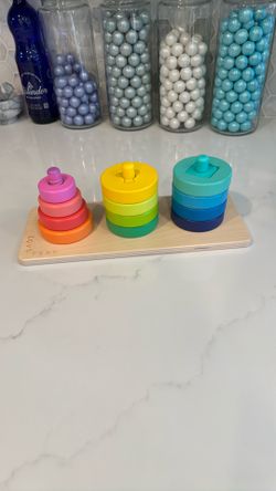 Lovevery Twist & Pivot Pattern Puzzle - Montessori