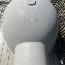 XL Igloo Dog House 