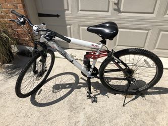 Genesis V2100 Mountain bike 26 for Sale in Houston TX OfferUp